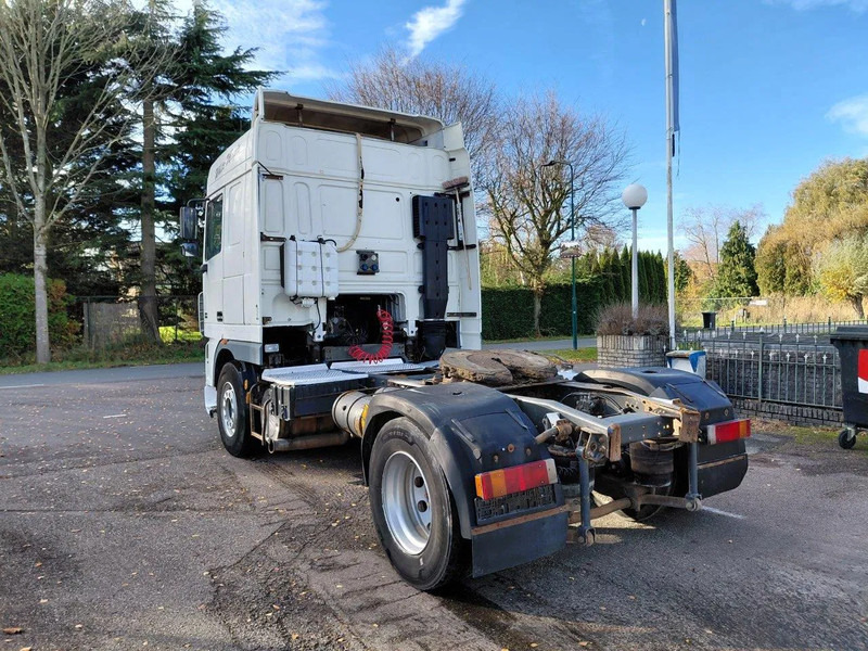 DAF XF 95.430 4x2 MANUAL ZF GEARBOX !! EURO 3 Engine !! - Trekker: afbeelding 4 DAF XF 95.430 4x2 MANUAL ZF GEARBOX !! EURO 3 Engine !! - Trekker: afbeelding 4