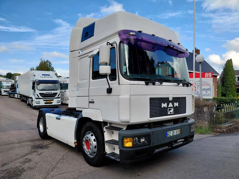 MAN 19.463 F2000 460 HP MANUAL ZF GEARBOX PERFECT CONDITION - Trekker: afbeelding 3 MAN 19.463 F2000 460 HP MANUAL ZF GEARBOX PERFECT CONDITION - Trekker: afbeelding 3