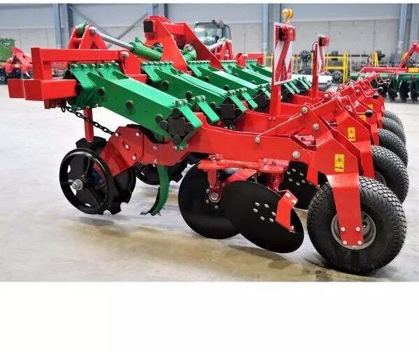 AGRO-MASZ AGREGAT DO UPRAWY MIĘDZYRZĘDOWEJ (PIELNIK) - Landbouwmachine: afbeelding 3 AGRO-MASZ AGREGAT DO UPRAWY MIĘDZYRZĘDOWEJ (PIELNIK) - Landbouwmachine: afbeelding 3