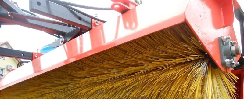 METAL-TECHNIK Zamiatarka 2m/ New Sweeper / Barredora de 2 m - Veeg voor Veegwagen: afbeelding 2 METAL-TECHNIK Zamiatarka 2m/ New Sweeper / Barredora de 2 m - Veeg voor Veegwagen: afbeelding 2