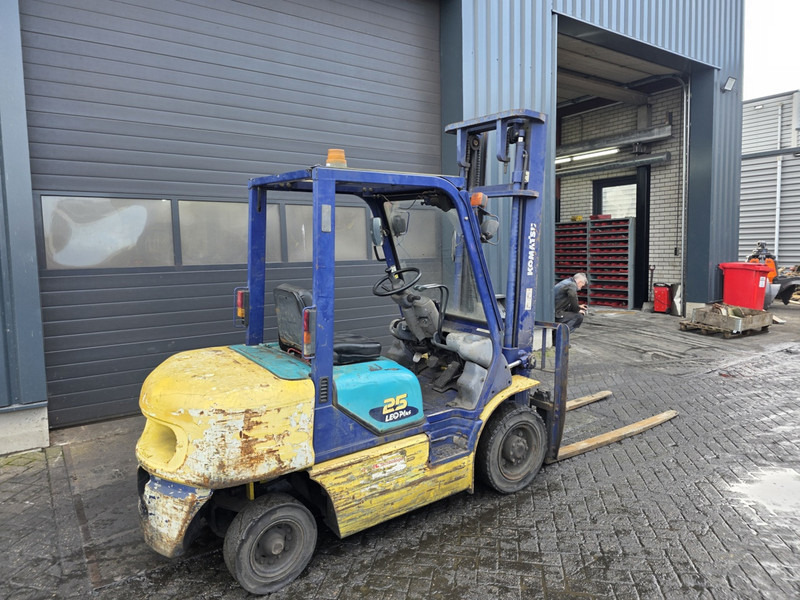 Komatsu fd25t-14 dieselheftruck - Diesel heftruck: afbeelding 3 Komatsu fd25t-14 dieselheftruck - Diesel heftruck: afbeelding 3