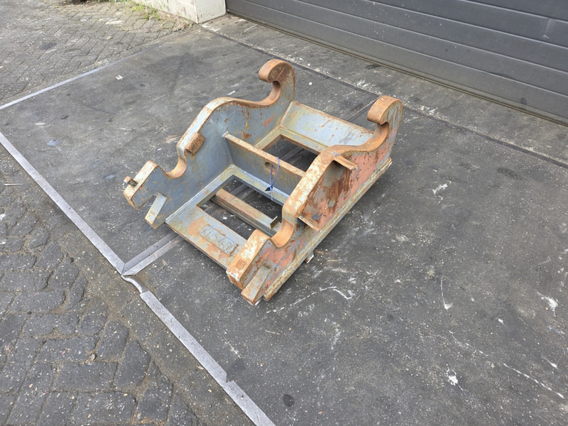 Adaptor plate cw55s verachtert kopplaat cw55s verachtert eurosteel - Bak voor Bouwmachine: afbeelding 1 Adaptor plate cw55s verachtert kopplaat cw55s verachtert eurosteel - Bak voor Bouwmachine: afbeelding 1