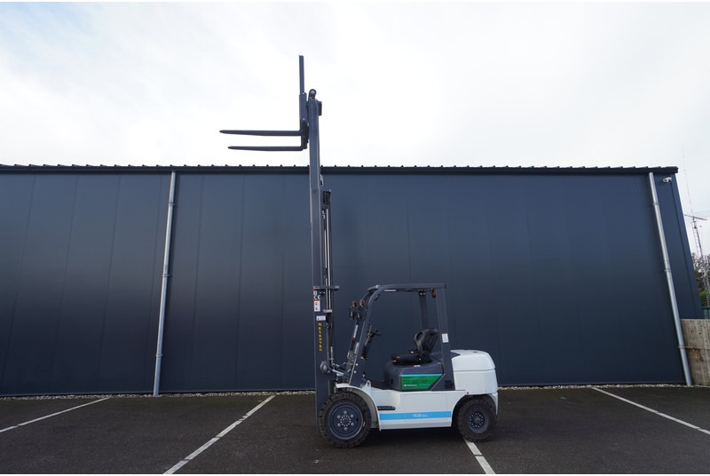 Eurotrac FE 30 ECO ELECTRIC FORKLIFT - Bouwmachine: afbeelding 2 Eurotrac FE 30 ECO ELECTRIC FORKLIFT - Bouwmachine: afbeelding 2