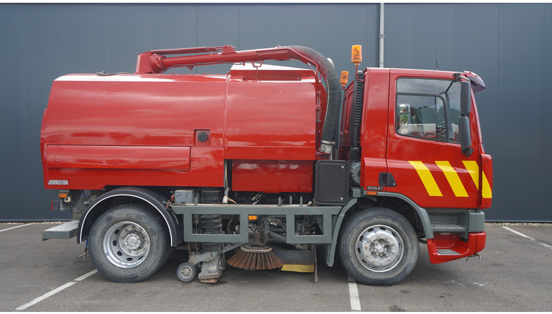 DAF 65.180 ATI STREET SWEPER RH DRIVE MANUAL GARBOX 96.000KM - Veegwagen: afbeelding 2 DAF 65.180 ATI STREET SWEPER RH DRIVE MANUAL GARBOX 96.000KM - Veegwagen: afbeelding 2