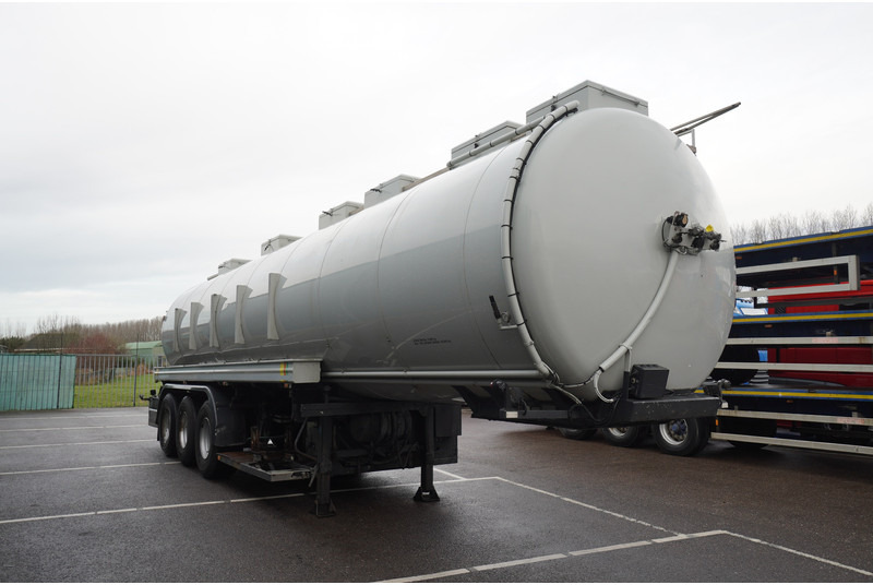 Dijkstra 3 AXLE TANK TRAILER 36 M3 - Tankoplegger: afbeelding 3 Dijkstra 3 AXLE TANK TRAILER 36 M3 - Tankoplegger: afbeelding 3