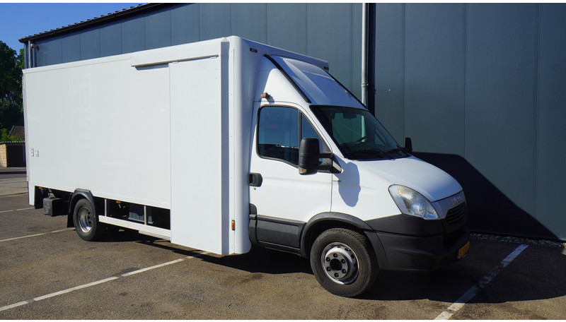 Iveco DAILY 70C17 CLOSED BOX 185.500KM - Bakwagen: afbeelding 4 Iveco DAILY 70C17 CLOSED BOX 185.500KM - Bakwagen: afbeelding 4