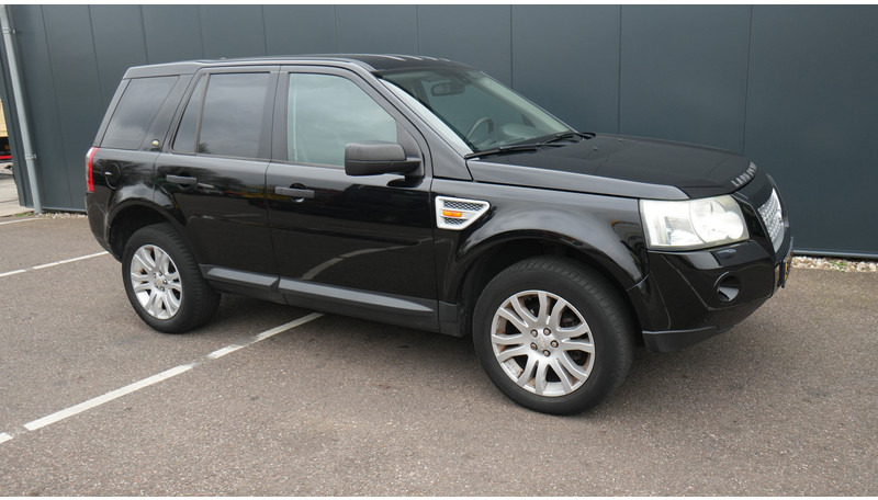 Land Rover Freelander 2.2 TD4 E 4X4 - Minibus, Personenvervoer: afbeelding 4 Land Rover Freelander 2.2 TD4 E 4X4 - Minibus, Personenvervoer: afbeelding 4