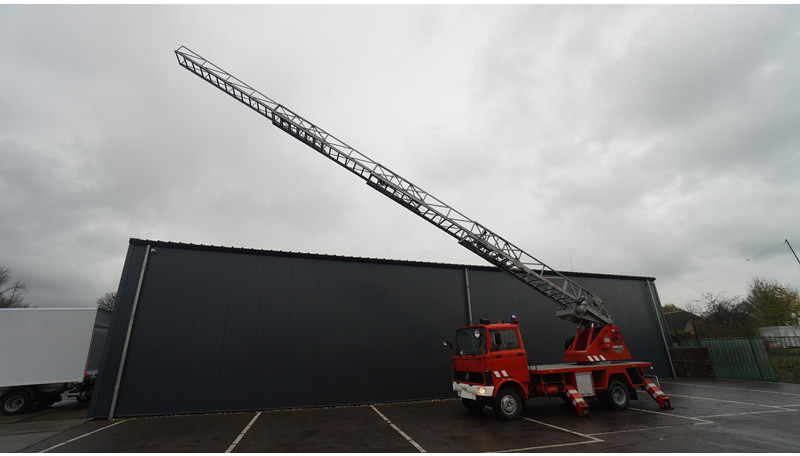Mercedes-Benz 809 FIRE LADDER TRUCK 13.100KM MANUAL GEARBOX - Brandweerwagen: afbeelding 2 Mercedes-Benz 809 FIRE LADDER TRUCK 13.100KM MANUAL GEARBOX - Brandweerwagen: afbeelding 2