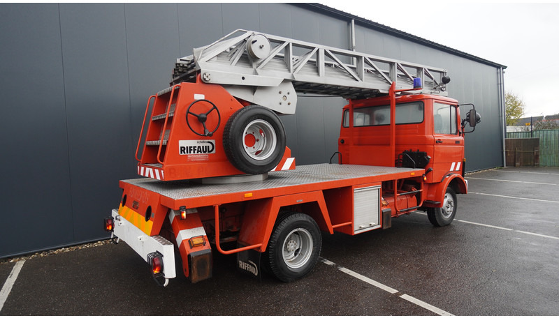 Brandweerwagen Mercedes-Benz 809 FIRE LADDER TRUCK 13.100KM MANUAL GEARBOX: afbeelding 6 Brandweerwagen Mercedes-Benz 809 FIRE LADDER TRUCK 13.100KM MANUAL GEARBOX: afbeelding 6