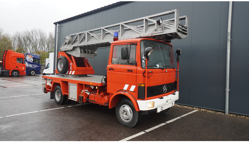 Brandweerwagen Mercedes-Benz 809 FIRE LADDER TRUCK 13.100KM MANUAL GEARBOX: afbeelding 7 Brandweerwagen Mercedes-Benz 809 FIRE LADDER TRUCK 13.100KM MANUAL GEARBOX: afbeelding 7