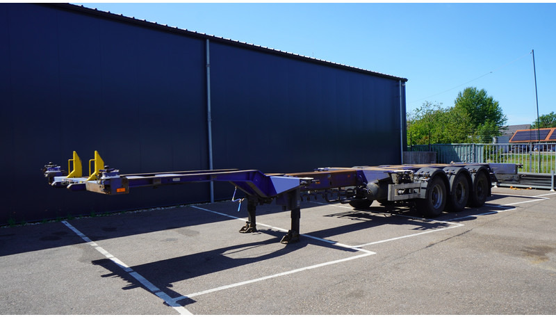 Pacton 3 AXLE CONTAINER TRANSPORT TRAILER EXTENDABLE 45 FT - Containertransporter/ Wissellaadbak oplegger: afbeelding 2 Pacton 3 AXLE CONTAINER TRANSPORT TRAILER EXTENDABLE 45 FT - Containertransporter/ Wissellaadbak oplegger: afbeelding 2