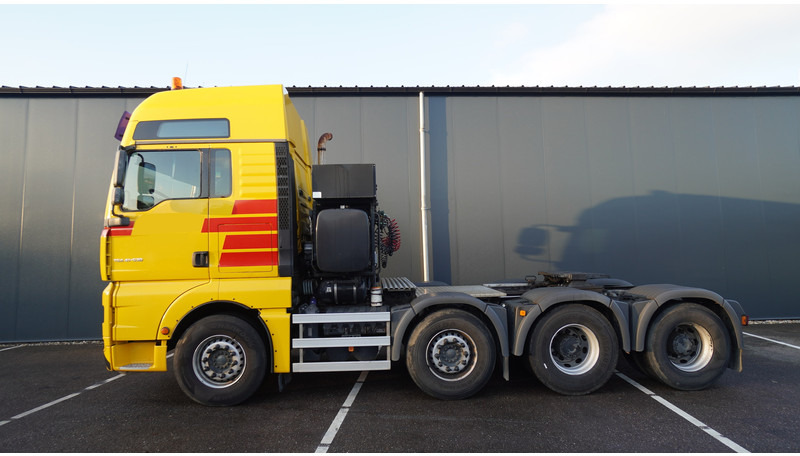 MAN TGA 41.530 8X4 160 TON'S RETARDER 283.000KM - Trekker: afbeelding 1 MAN TGA 41.530 8X4 160 TON'S RETARDER 283.000KM - Trekker: afbeelding 1