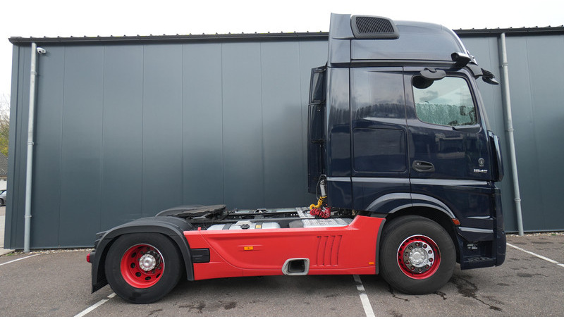 Mercedes-Benz ACTROS 1945 GIGASPACE 747.600KM - Trekker: afbeelding 2 Mercedes-Benz ACTROS 1945 GIGASPACE 747.600KM - Trekker: afbeelding 2