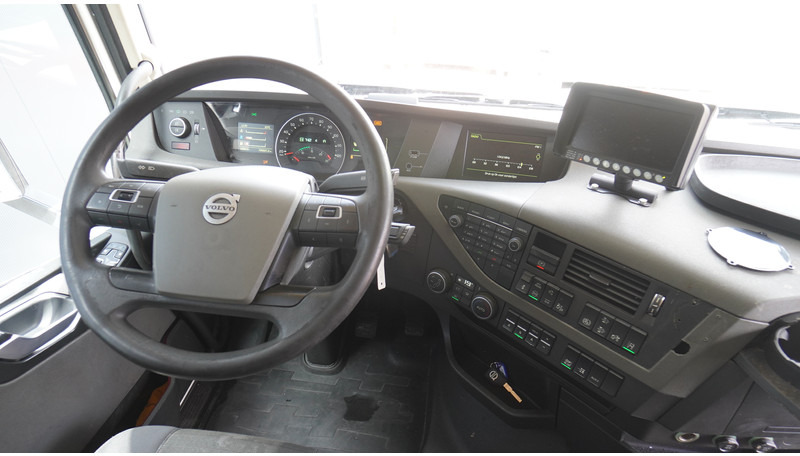 Volvo FH 420 6X2 ADR 796.000KM - Trekker: afbeelding 5 Volvo FH 420 6X2 ADR 796.000KM - Trekker: afbeelding 5
