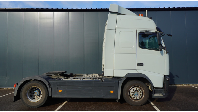 Volvo FH 420 ADR EURO 5 GLOBETROTTER - Trekker: afbeelding 2 Volvo FH 420 ADR EURO 5 GLOBETROTTER - Trekker: afbeelding 2