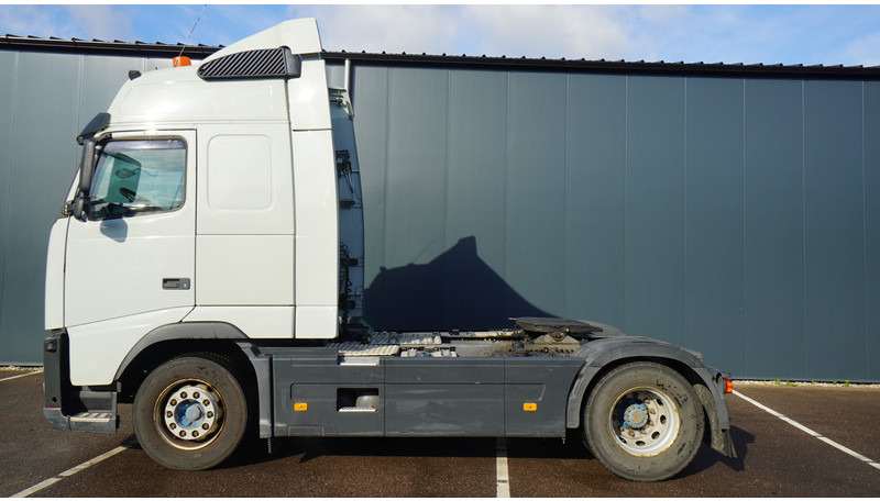 Volvo FH 420 ADR EURO 5 GLOBETROTTER - Trekker: afbeelding 1 Volvo FH 420 ADR EURO 5 GLOBETROTTER - Trekker: afbeelding 1