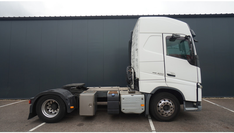 Volvo FH 420 GLOBETROTTER EURO 6 - Trekker: afbeelding 2 Volvo FH 420 GLOBETROTTER EURO 6 - Trekker: afbeelding 2