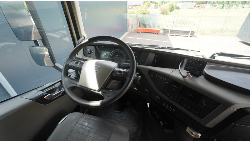 Volvo FH 460 8X2 20 FT CONTAINER TRANSPORT TRUCK - Containertransporter/ Wissellaadbak vrachtwagen: afbeelding 5 Volvo FH 460 8X2 20 FT CONTAINER TRANSPORT TRUCK - Containertransporter/ Wissellaadbak vrachtwagen: afbeelding 5