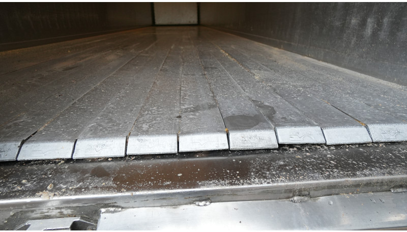 Kraker 3 AXLE WALKING FLOOR TRAILER - Schuifvloer oplegger: afbeelding 5 Kraker 3 AXLE WALKING FLOOR TRAILER - Schuifvloer oplegger: afbeelding 5