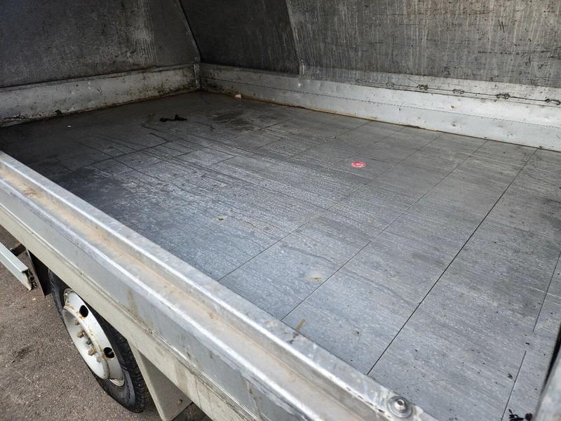 Kipper bestelwagen Isuzu N 2011, 3.0L, Euro 5, 157000km, Manual, New APK/TUV: afbeelding 19 Kipper bestelwagen Isuzu N 2011, 3.0L, Euro 5, 157000km, Manual, New APK/TUV: afbeelding 19