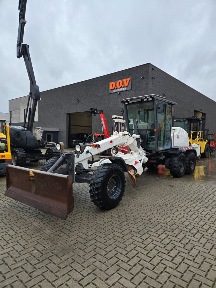 New Holland F106.6 - Grader: afbeelding 1 New Holland F106.6 - Grader: afbeelding 1