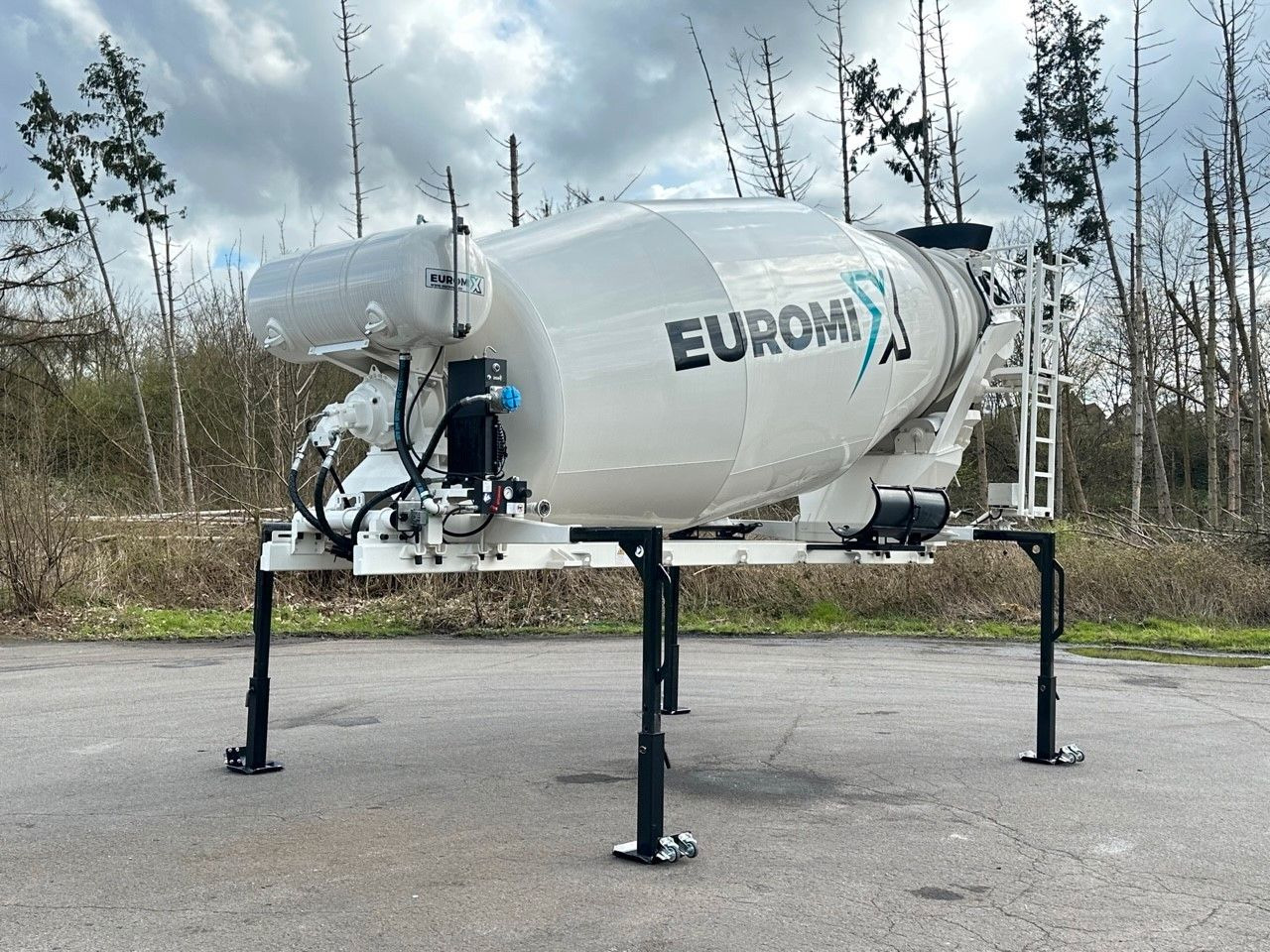 Iveco EuromixMTP Fahrmischer Aufbauten Iveco EuromixMTP Fahrmischer Aufbauten - Betonmixer: afbeelding 2 Iveco EuromixMTP Fahrmischer Aufbauten Iveco EuromixMTP Fahrmischer Aufbauten - Betonmixer: afbeelding 2