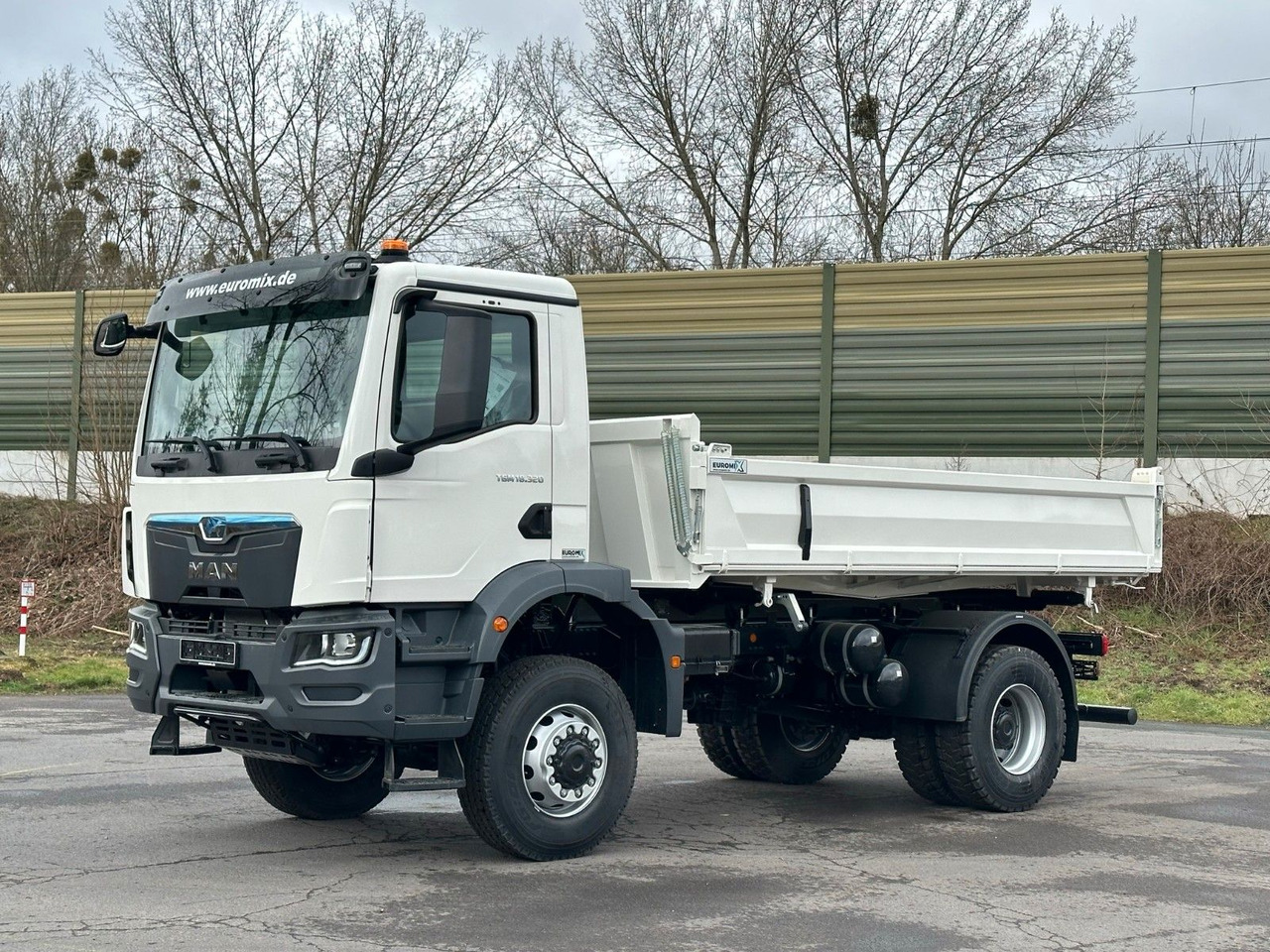 MAN TGM 18.320 4X4 Euro 6e Euromix 3-Seiten-Kipper - Kipper vrachtwagen: afbeelding 2 MAN TGM 18.320 4X4 Euro 6e Euromix 3-Seiten-Kipper - Kipper vrachtwagen: afbeelding 2