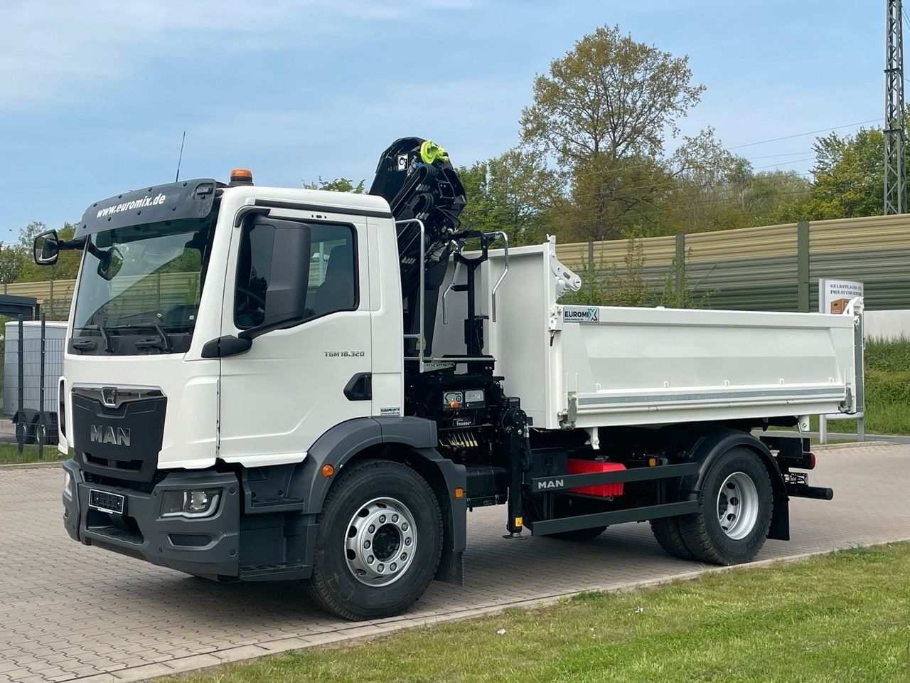 MAN TGM 18.320 4x2 Euro6e Hiab X-HiDuo138DS-3Euromix MAN TGM 18.320 4x2 Euro6e Hiab X-HiDuo138DS-3Euromix - Kipper vrachtwagen, Kraanwagen: afbeelding 4 MAN TGM 18.320 4x2 Euro6e Hiab X-HiDuo138DS-3Euromix MAN TGM 18.320 4x2 Euro6e Hiab X-HiDuo138DS-3Euromix - Kipper vrachtwagen, Kraanwagen: afbeelding 4