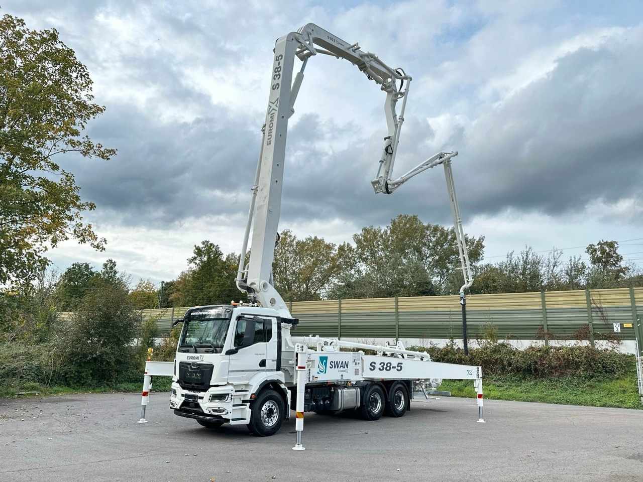MAN TGS 26.510 6x4 SWAN TSP 38-5 160RZ ( 38m ) - Betonpomp: afbeelding 1 MAN TGS 26.510 6x4 SWAN TSP 38-5 160RZ ( 38m ) - Betonpomp: afbeelding 1