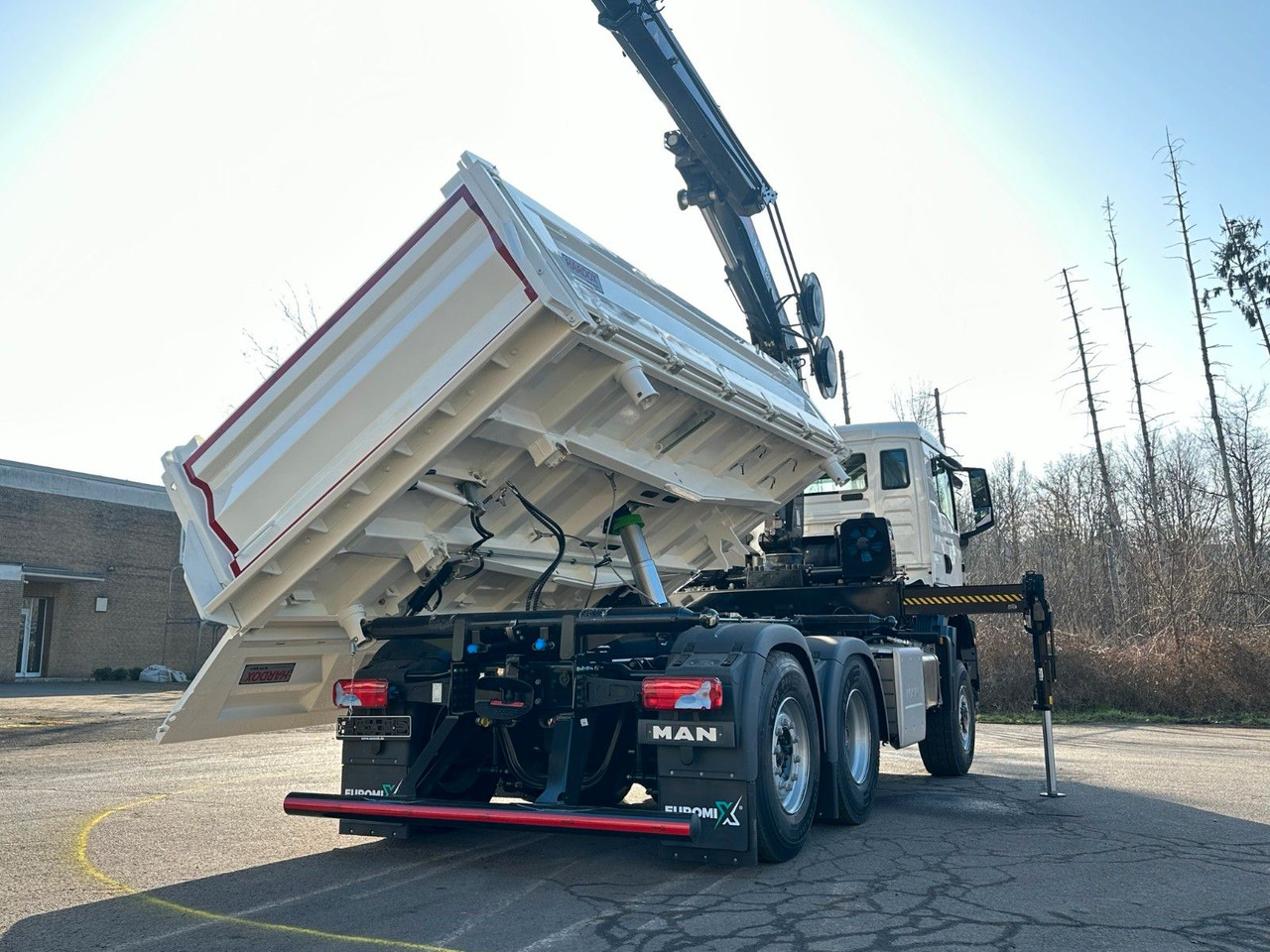 MAN TGS 28.440 6x4-4 / 3-Seiten- Kipper EuromixMTP - Kipper vrachtwagen: afbeelding 4 MAN TGS 28.440 6x4-4 / 3-Seiten- Kipper EuromixMTP - Kipper vrachtwagen: afbeelding 4
