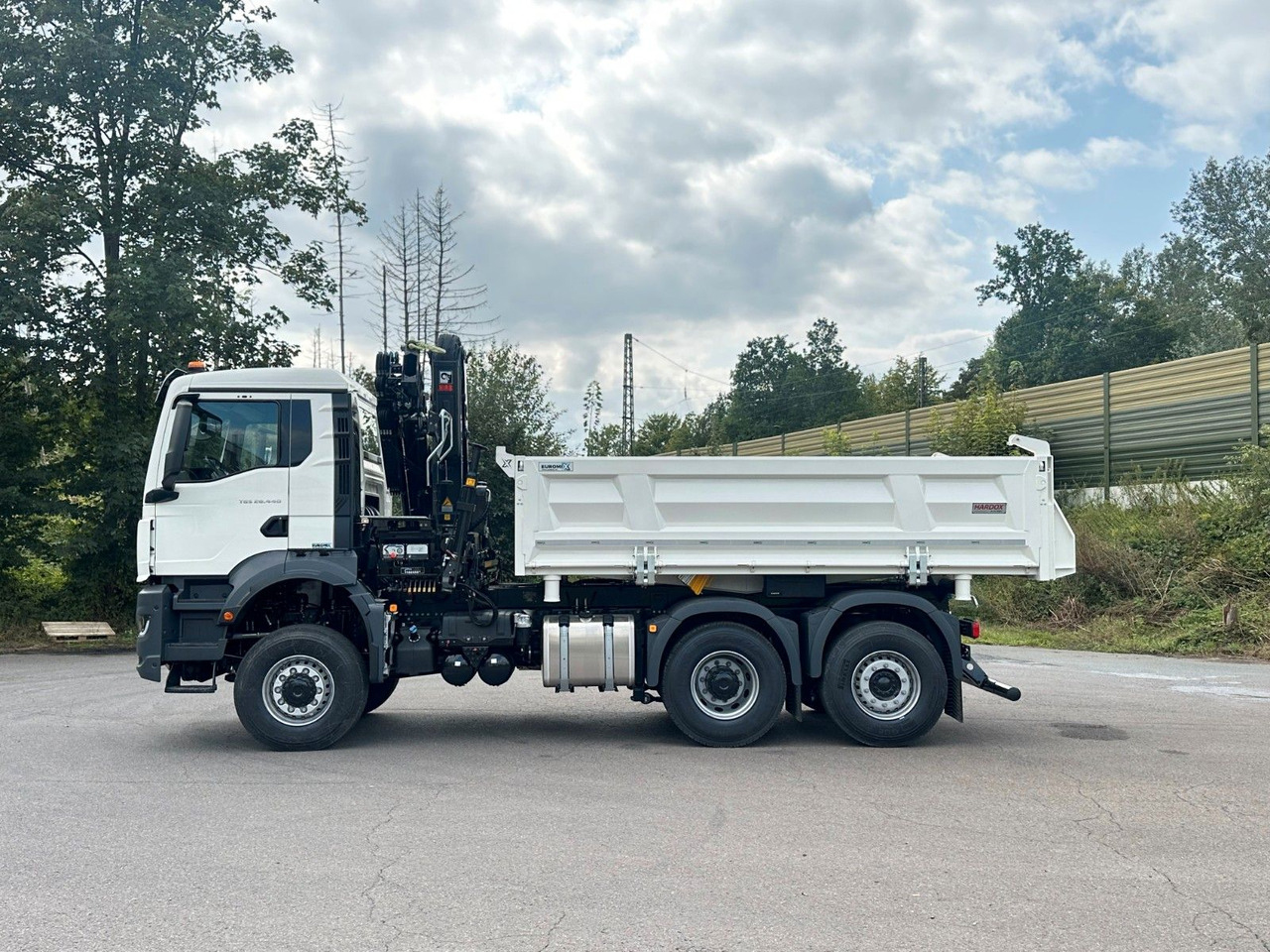 MAN TGS 28.440 6x4-4/3-Seiten- Kipper / Hiab 138-3 - Kipper vrachtwagen, Kraanwagen: afbeelding 3 MAN TGS 28.440 6x4-4/3-Seiten- Kipper / Hiab 138-3 - Kipper vrachtwagen, Kraanwagen: afbeelding 3