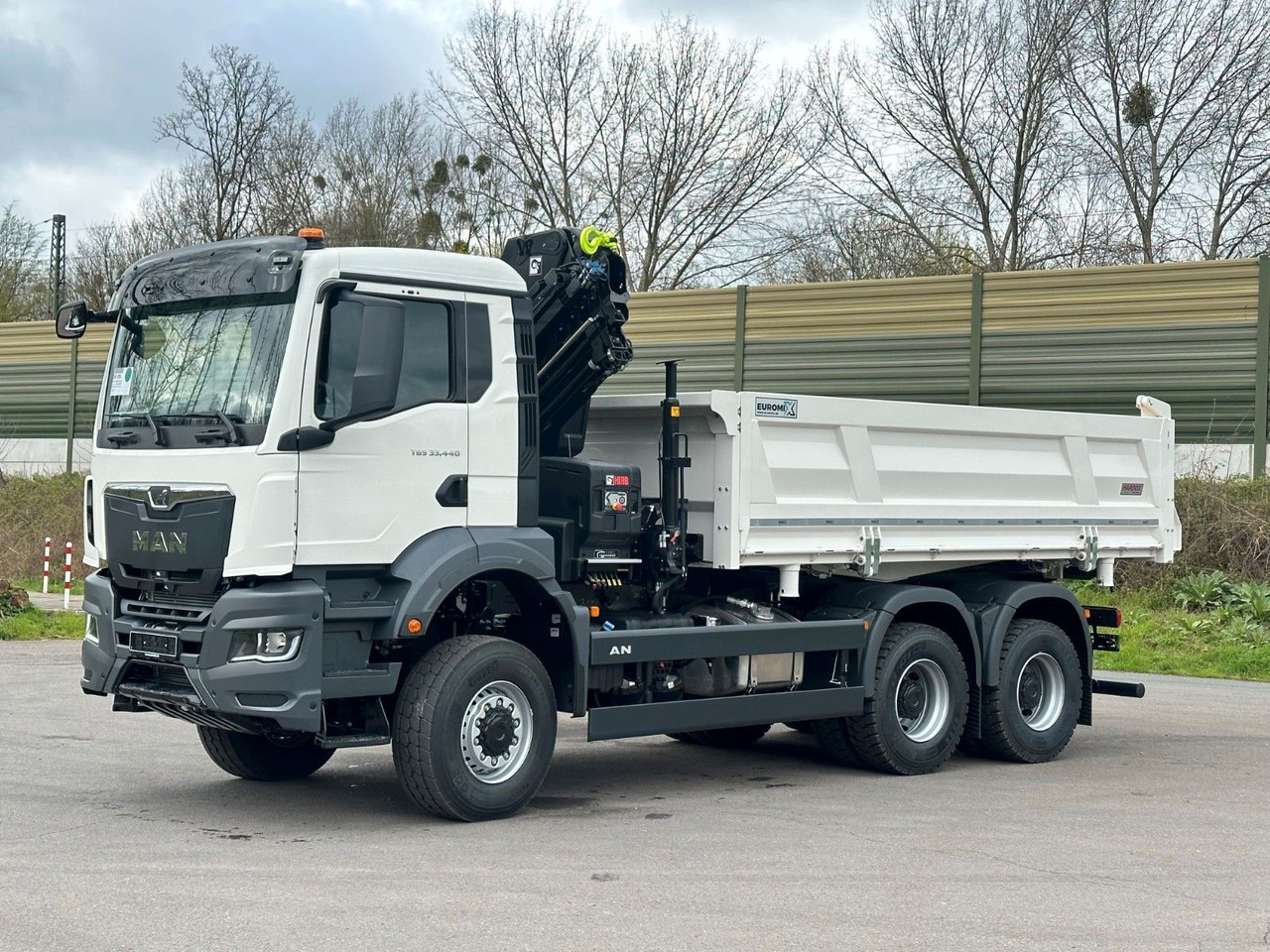 MAN TGS 33.440 6x6 /3-Seiten- Kipper / HIAB 228-4 - Kipper vrachtwagen, Kraanwagen: afbeelding 3 MAN TGS 33.440 6x6 /3-Seiten- Kipper / HIAB 228-4 - Kipper vrachtwagen, Kraanwagen: afbeelding 3