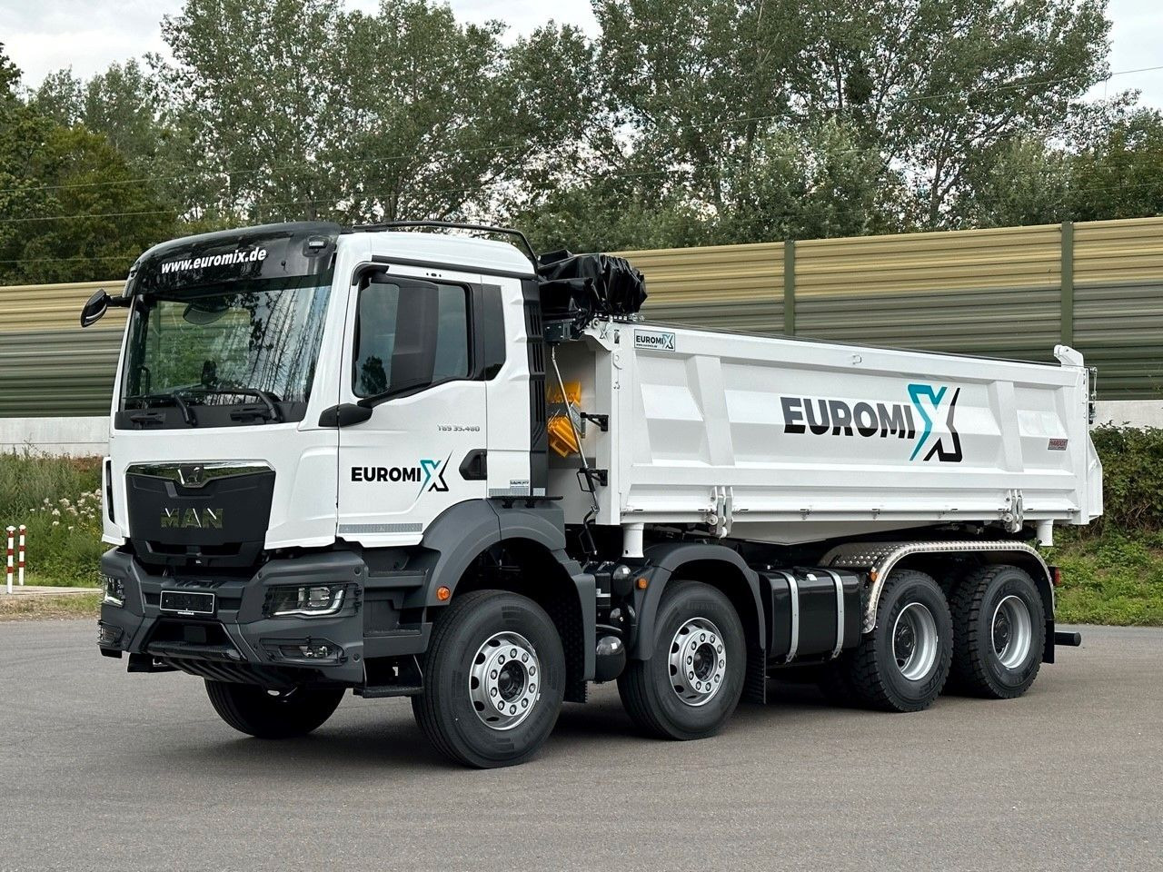 MAN TGS 35.480 8x4 EuromixMTP 3-Seiten-Kipper - Kipper vrachtwagen: afbeelding 3 MAN TGS 35.480 8x4 EuromixMTP 3-Seiten-Kipper - Kipper vrachtwagen: afbeelding 3
