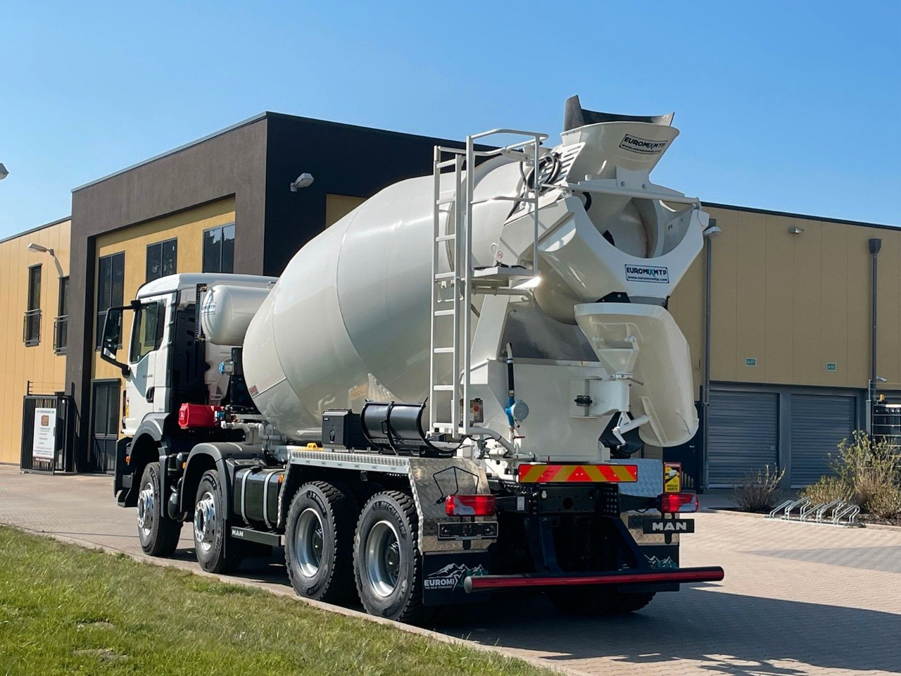 MAN TGS 35.520 8x4 /Euro6e EuromixMTP EM 10 L - Betonmixer: afbeelding 5 MAN TGS 35.520 8x4 /Euro6e EuromixMTP EM 10 L - Betonmixer: afbeelding 5