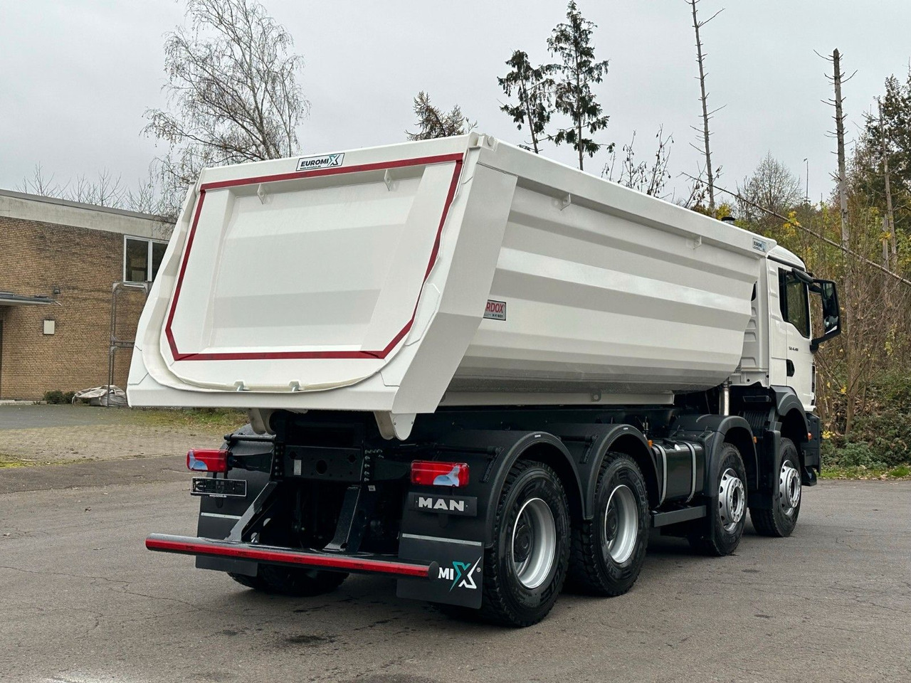 MAN TGS 41.400 8x4 / EUROMIX MTP 20m³/ EURO2 Kipper MAN TGS 41.400 8x4 / EUROMIX MTP 20m³/ EURO2 Kipper - Kipper vrachtwagen: afbeelding 4 MAN TGS 41.400 8x4 / EUROMIX MTP 20m³/ EURO2 Kipper MAN TGS 41.400 8x4 / EUROMIX MTP 20m³/ EURO2 Kipper - Kipper vrachtwagen: afbeelding 4
