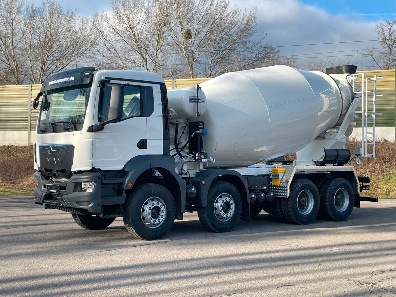 MAN TGS 41.400 8x4 / EuromixMTP EM 10m³ R / EURO 2 - Betonmixer: afbeelding 3 MAN TGS 41.400 8x4 / EuromixMTP EM 10m³ R / EURO 2 - Betonmixer: afbeelding 3