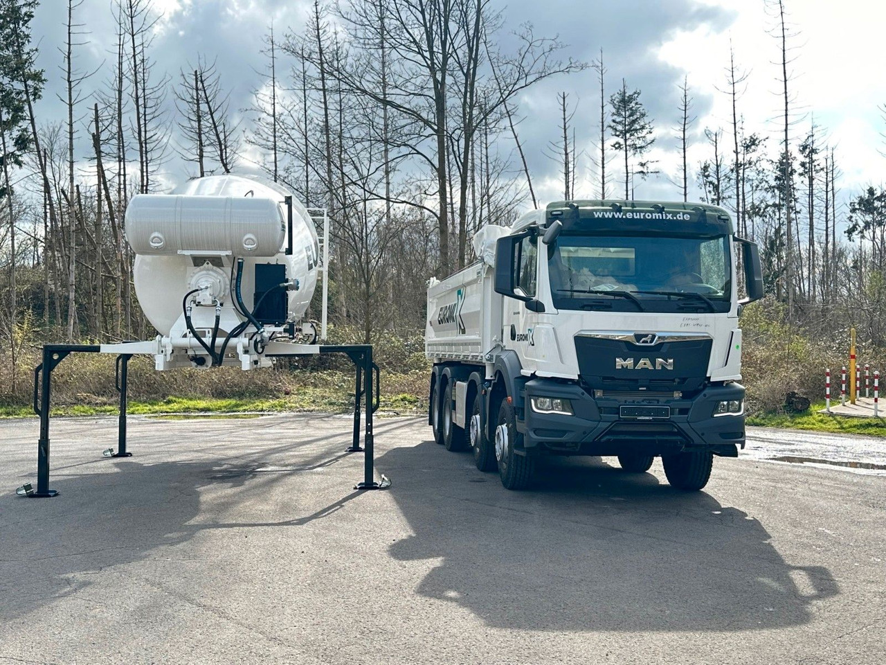 MAN TGS 41.440 8x4 WECHSELSYSTEM KIPPER+MISCHER - Kipper vrachtwagen: afbeelding 3 MAN TGS 41.440 8x4 WECHSELSYSTEM KIPPER+MISCHER - Kipper vrachtwagen: afbeelding 3