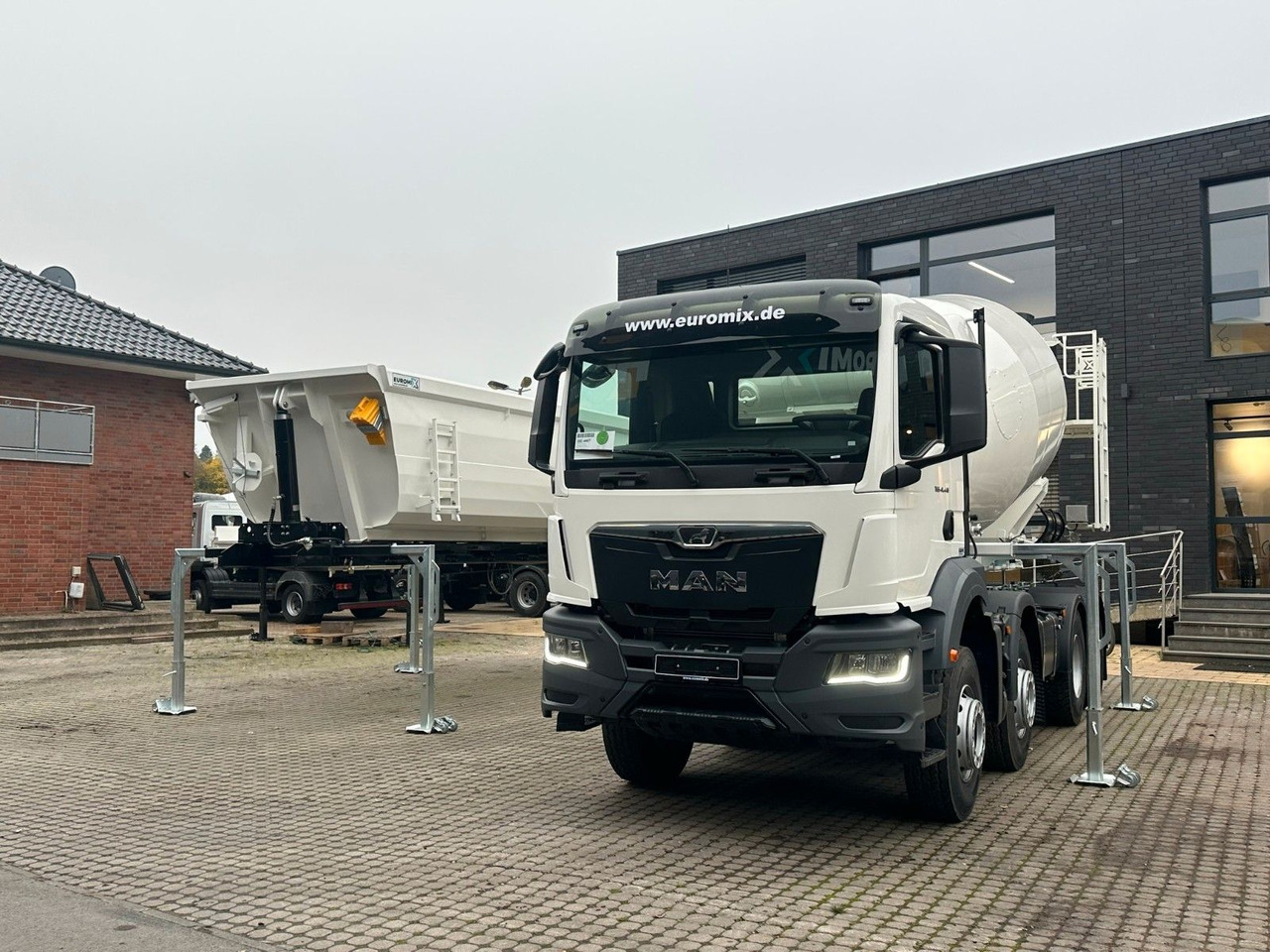 MAN TGS 41.480 8x4 WECHSELSYSTEM KIPPER+MISCHER - Betonmixer, Kipper laadbak: afbeelding 2 MAN TGS 41.480 8x4 WECHSELSYSTEM KIPPER+MISCHER - Betonmixer, Kipper laadbak: afbeelding 2