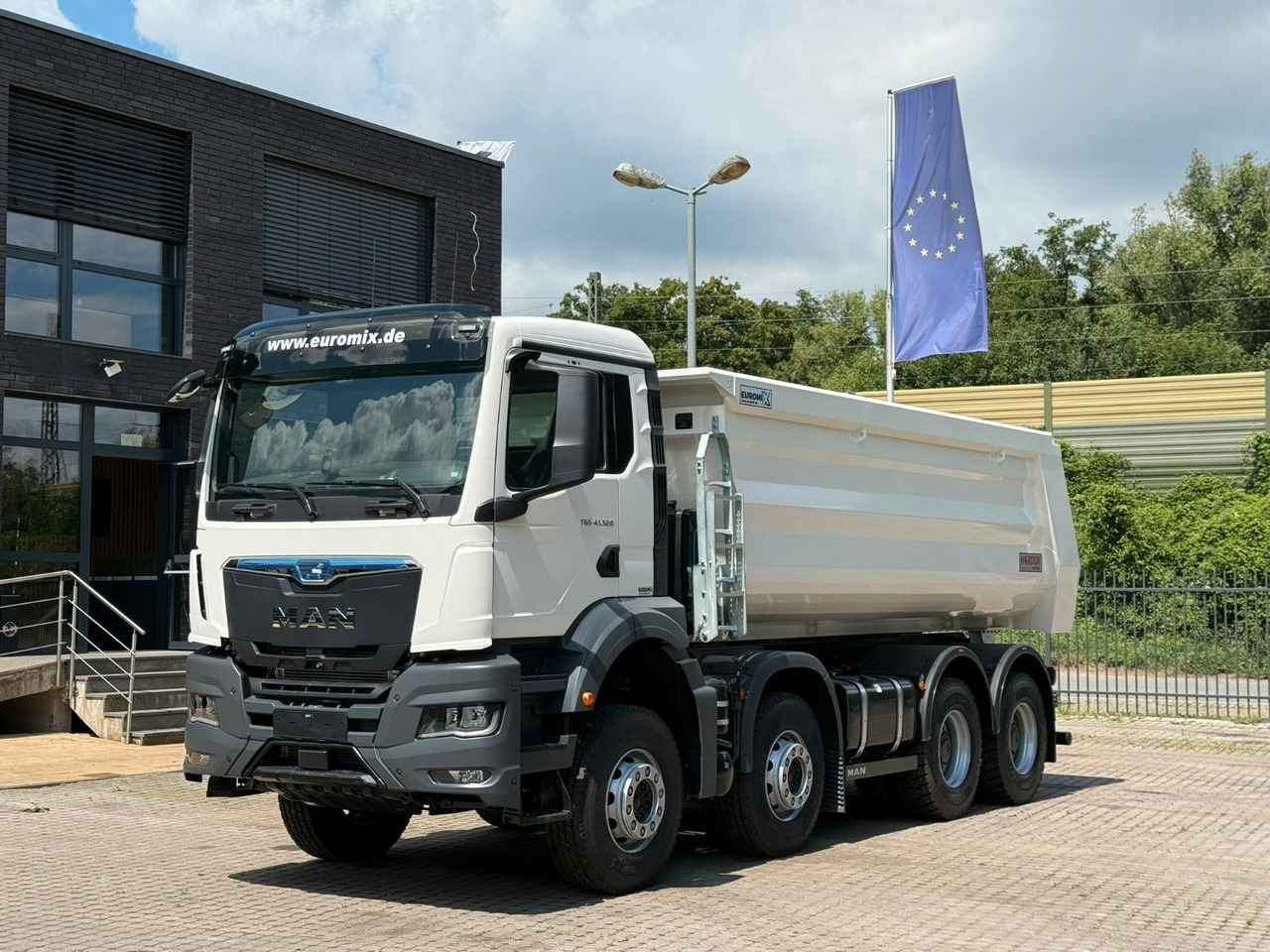 MAN TGS 41.520 BB 8X4 Euromix MuldenKipper Retarder - Kipper vrachtwagen: afbeelding 3 MAN TGS 41.520 BB 8X4 Euromix MuldenKipper Retarder - Kipper vrachtwagen: afbeelding 3