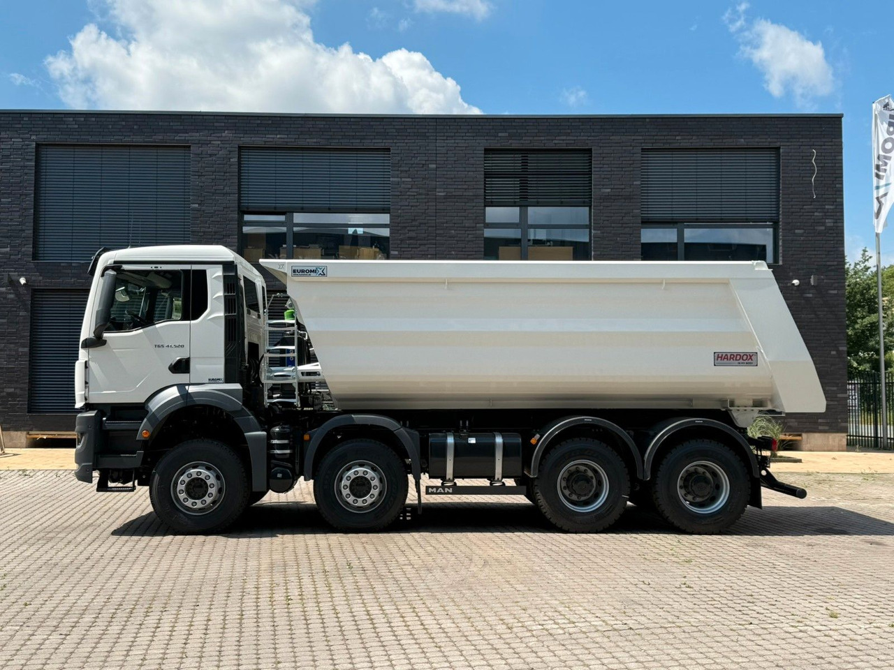MAN TGS 41.520 BB 8X4 Euromix MuldenKipper Retarder - Kipper vrachtwagen: afbeelding 5 MAN TGS 41.520 BB 8X4 Euromix MuldenKipper Retarder - Kipper vrachtwagen: afbeelding 5