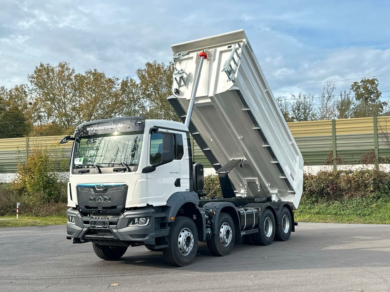MAN TGS 41.520 BB 8X4 Euromix Retarder - Kipper vrachtwagen: afbeelding 3 MAN TGS 41.520 BB 8X4 Euromix Retarder - Kipper vrachtwagen: afbeelding 3
