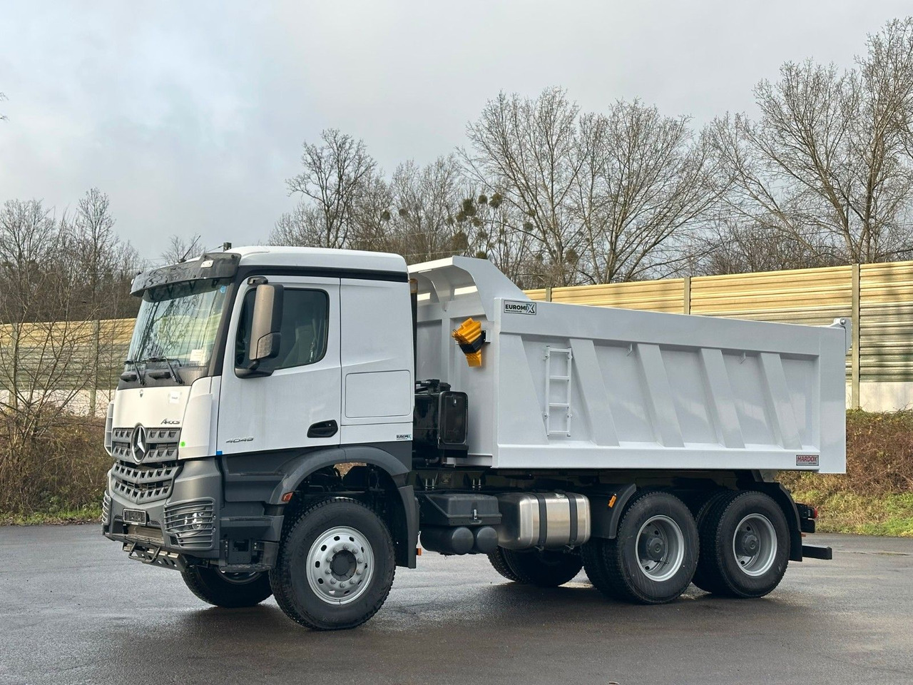 Mercedes-Benz 4048 6X4 Arcos 5 EuromixMTP Dumper Kipper - Kipper vrachtwagen: afbeelding 4 Mercedes-Benz 4048 6X4 Arcos 5 EuromixMTP Dumper Kipper - Kipper vrachtwagen: afbeelding 4