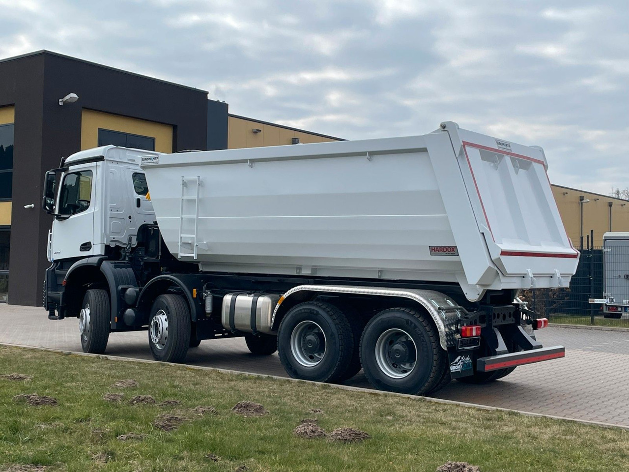 Mercedes-Benz 4142 8X4 Mulden- Kipper - EuromixMTP - Kipper vrachtwagen: afbeelding 5 Mercedes-Benz 4142 8X4 Mulden- Kipper - EuromixMTP - Kipper vrachtwagen: afbeelding 5