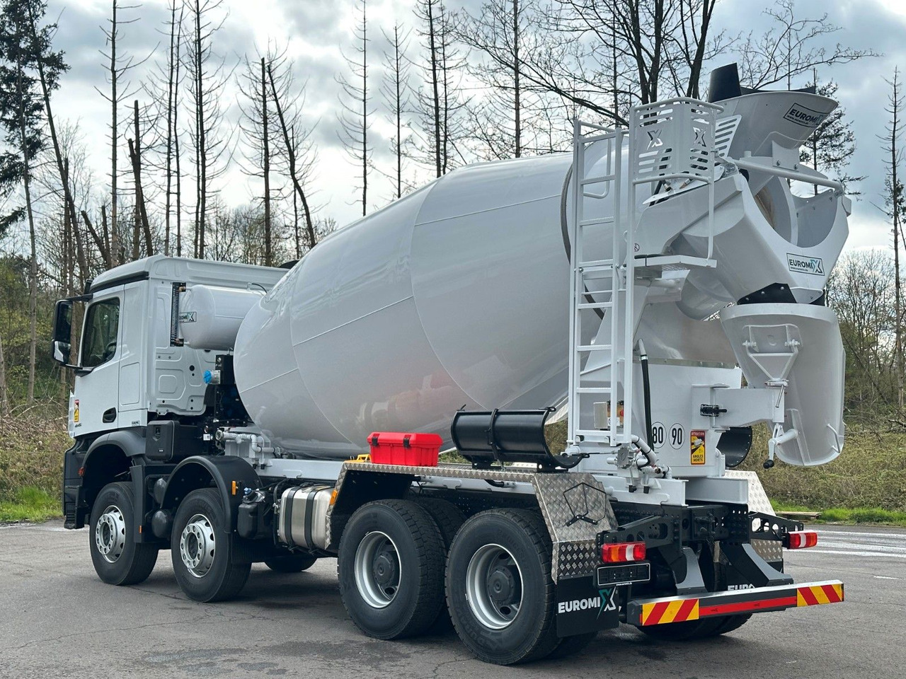 Mercedes-Benz 4145 8X4 EuromixMTP EM 10 Fahrmischer - Betonmixer: afbeelding 5 Mercedes-Benz 4145 8X4 EuromixMTP EM 10 Fahrmischer - Betonmixer: afbeelding 5