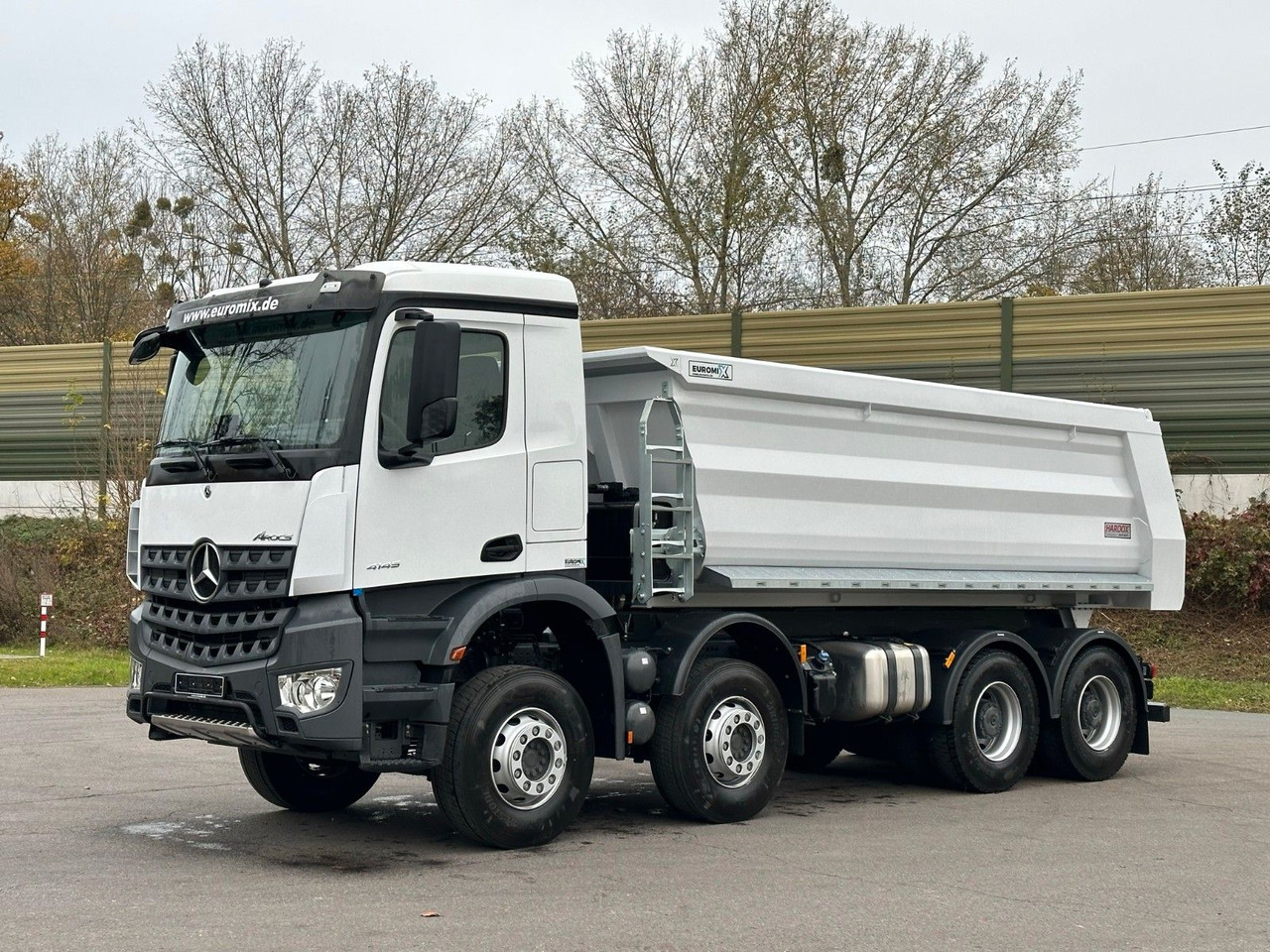 Mercedes-Benz AROCS 5 4145 8X4 E6e EuromixMTP 18m³ Kipper - Kipper vrachtwagen: afbeelding 3 Mercedes-Benz AROCS 5 4145 8X4 E6e EuromixMTP 18m³ Kipper - Kipper vrachtwagen: afbeelding 3