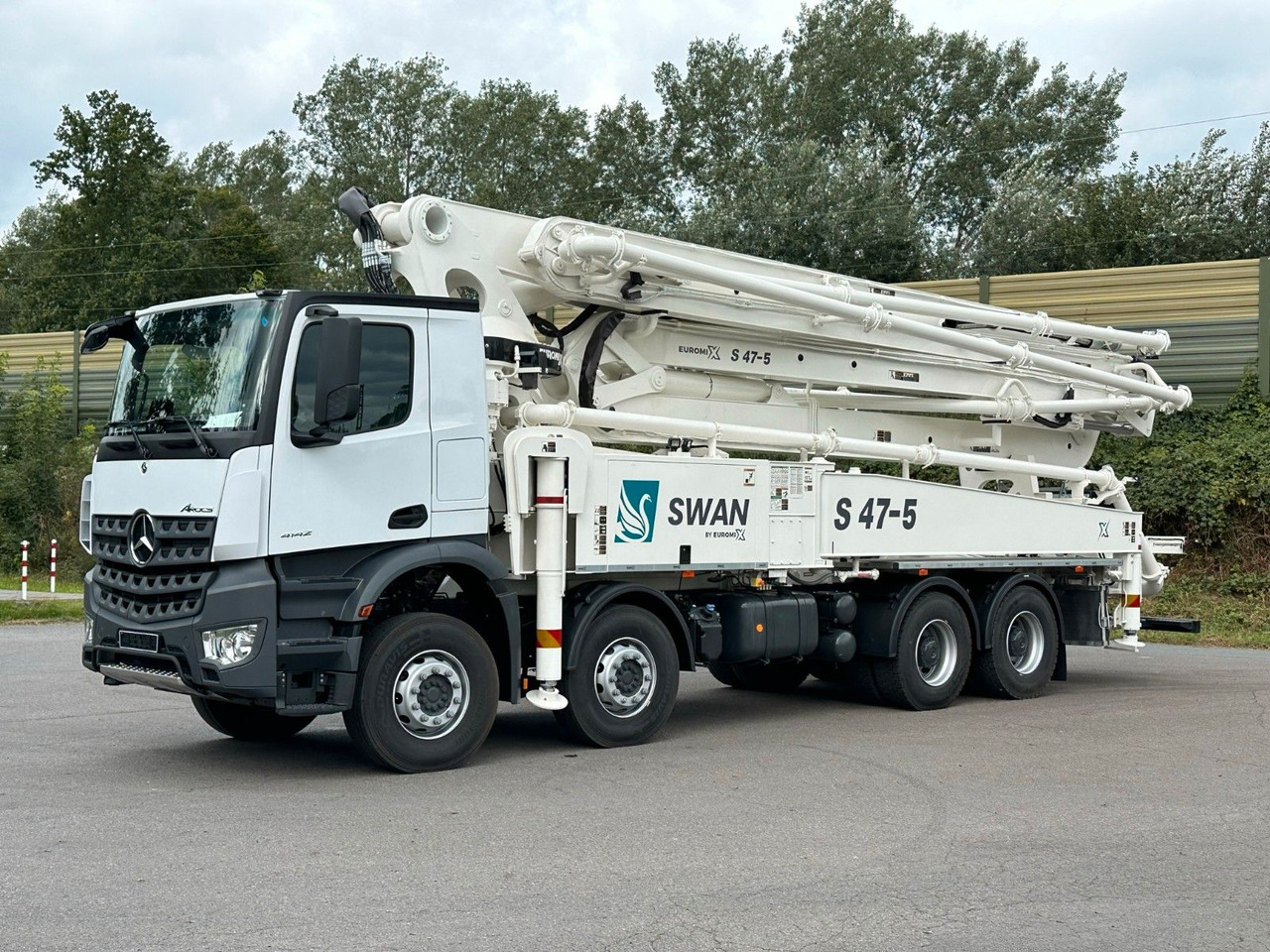 Mercedes-Benz Arocs 5 4142 8x4 SWAN TSP 47-5 160RZ ( 47m ) - Betonpomp: afbeelding 1 Mercedes-Benz Arocs 5 4142 8x4 SWAN TSP 47-5 160RZ ( 47m ) - Betonpomp: afbeelding 1