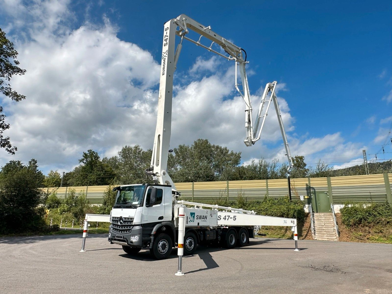 Mercedes-Benz Arocs 5 4142 8x4 SWAN TSP 47-5 160RZ ( 47m ) - Betonmixer: afbeelding 1 Mercedes-Benz Arocs 5 4142 8x4 SWAN TSP 47-5 160RZ ( 47m ) - Betonmixer: afbeelding 1
