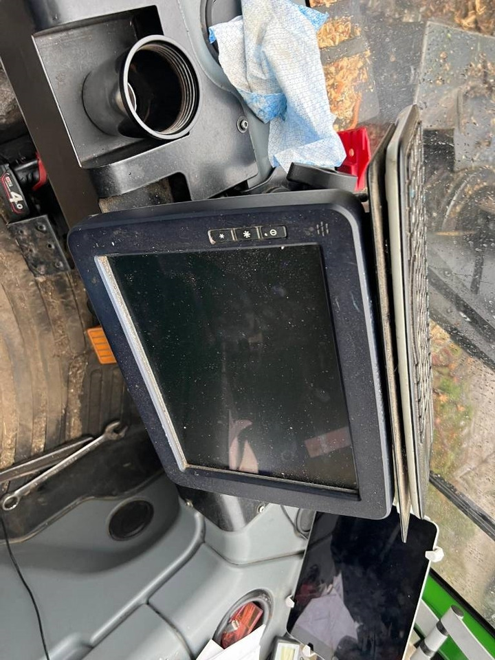 Harvester John Deere 1270 E: afbeelding 24