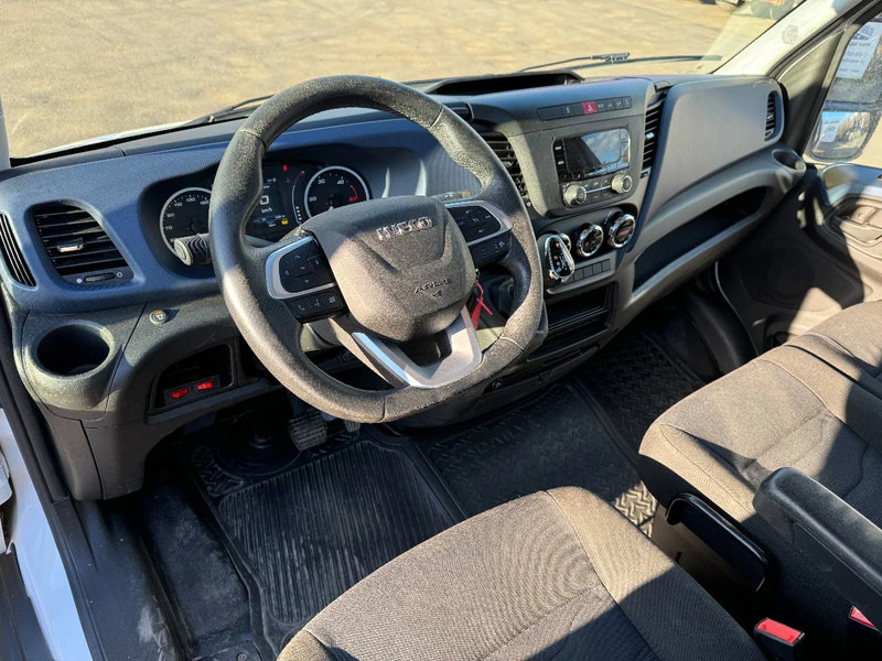 Vrachtwagen met open laadbak Iveco Daily 35C18, Flatbed + alu-side boards, 3.0TDi, 2022: afbeelding 16