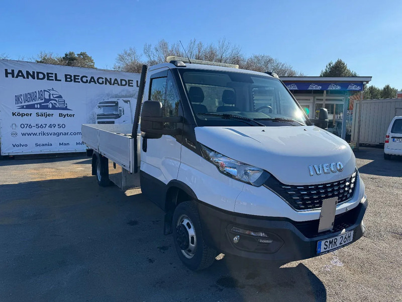 Iveco Daily 35C18, Flatbed + alu-side boards, 3.0TDi, 2022 - Vrachtwagen met open laadbak: afbeelding 1 Iveco Daily 35C18, Flatbed + alu-side boards, 3.0TDi, 2022 - Vrachtwagen met open laadbak: afbeelding 1
